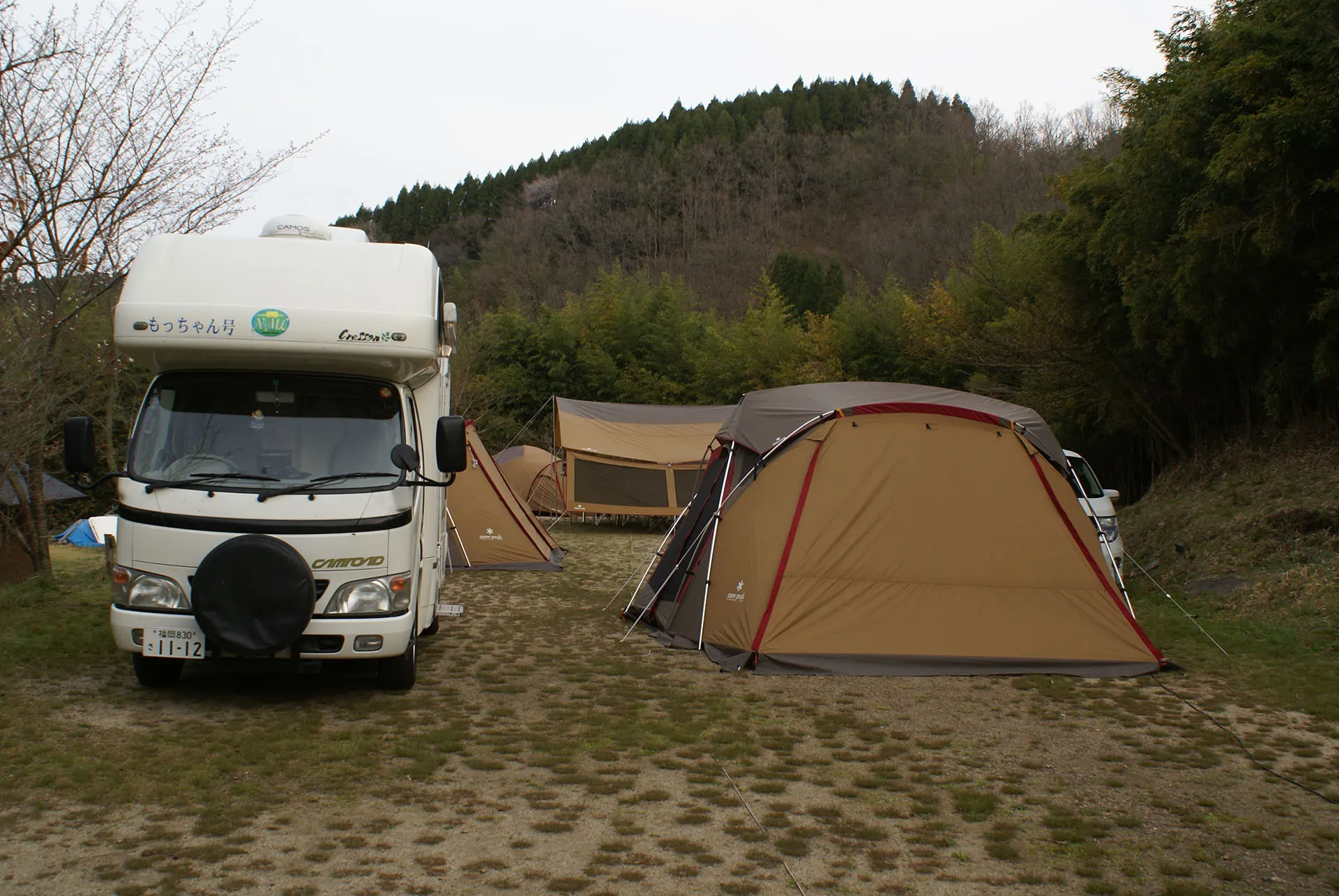 山鳥の森オートキャンプ場　キャンピングカー