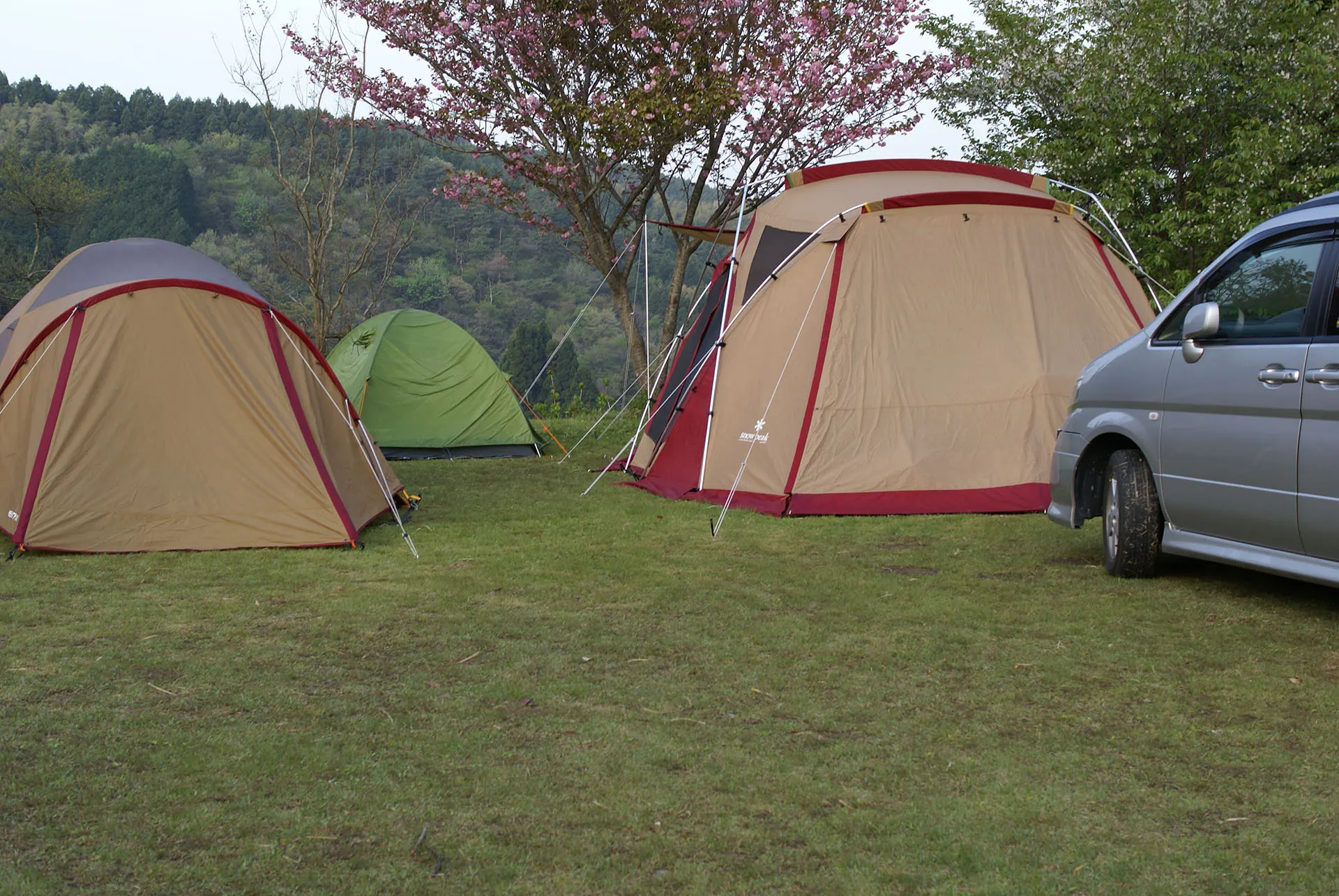 吉野山キャンプ場　リビングシェル