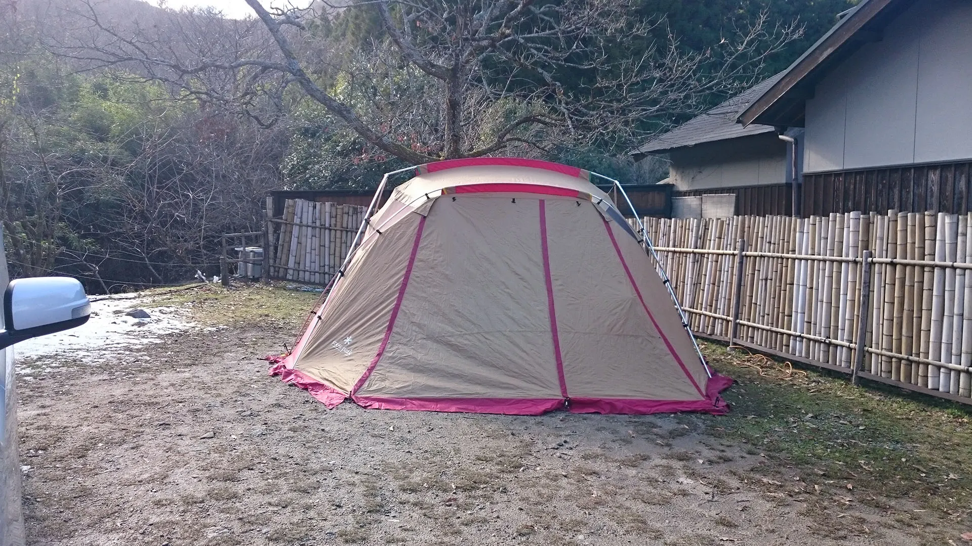 山鳥の森オートキャンプ場　温泉横　リビングシェル